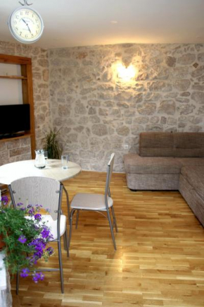 Apartment Roka